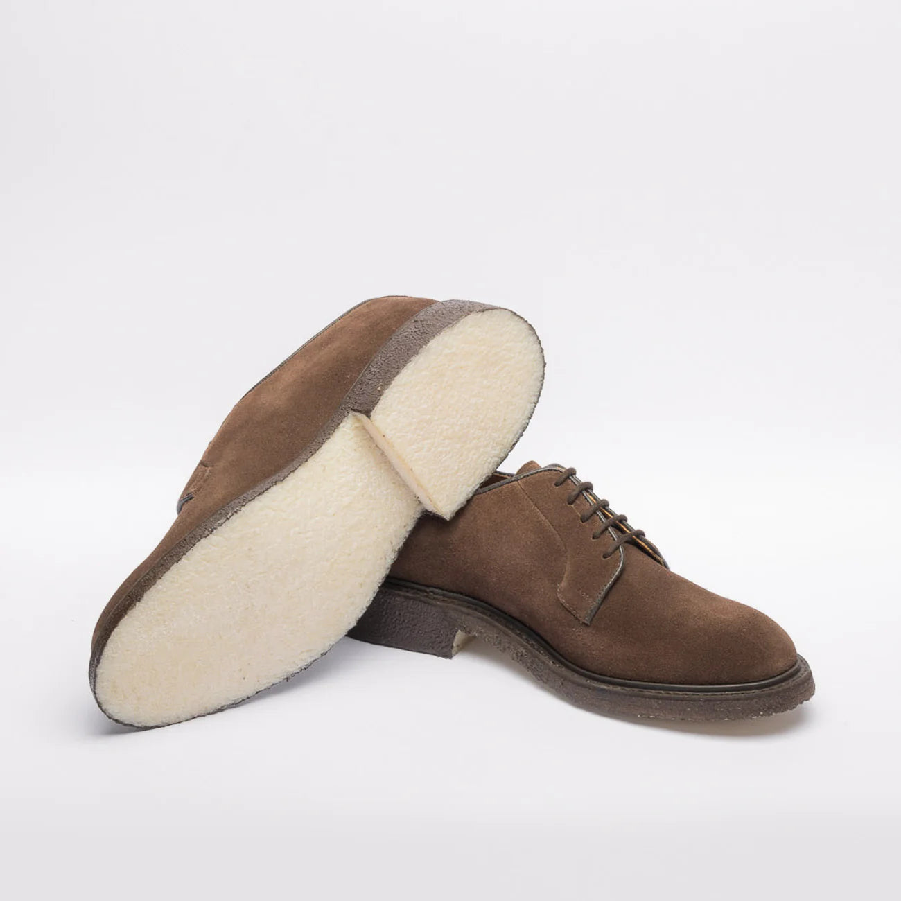 Stringata derby Tricker's Robert in camoscio marrone (Suola Para)