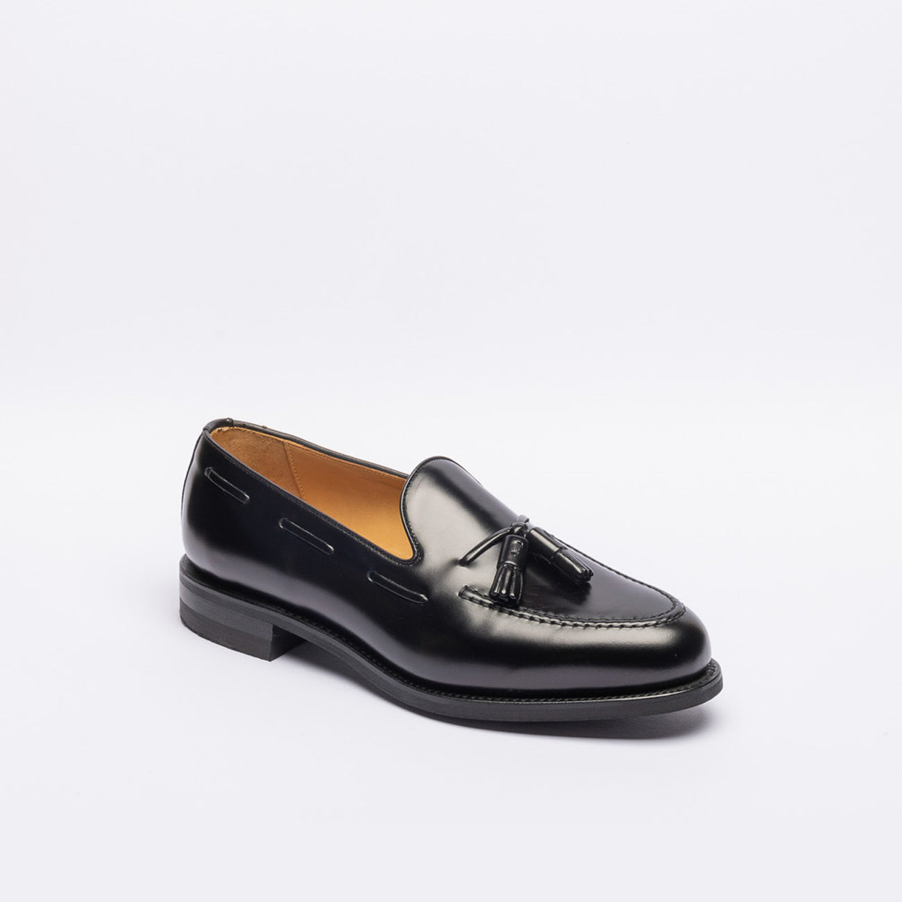 Mocassino con nappine Berwick 8491 in pelle spazzolata nera (Suola Dainite)