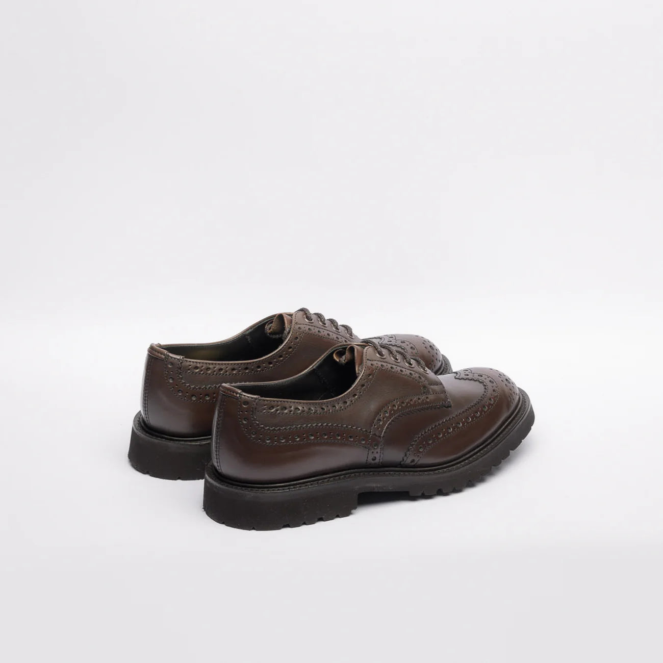 Stringata derby Tricker's Bourton in pelle marrone (suola commando)