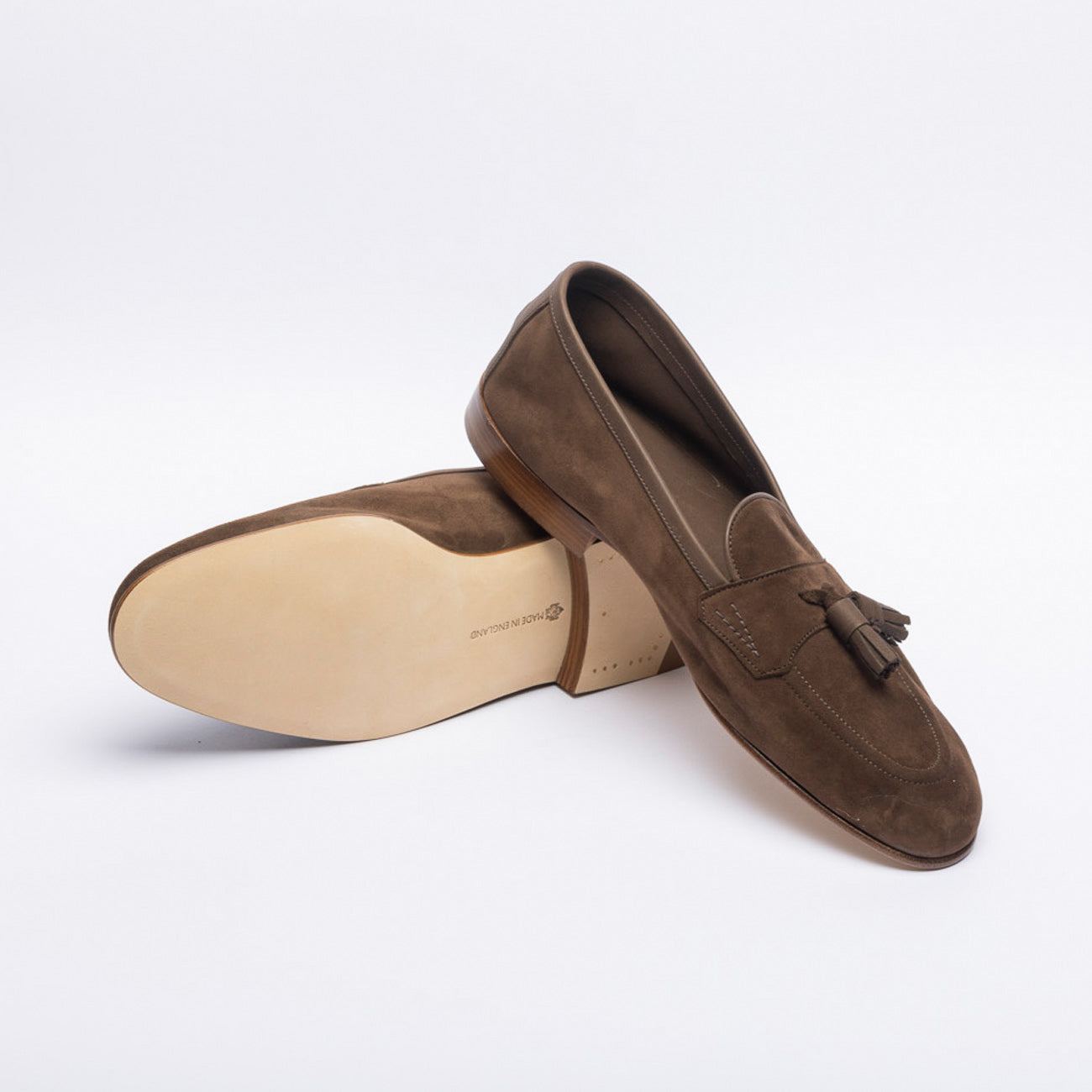 Mocassino con nappine Edward Green Portland in camoscio marrone