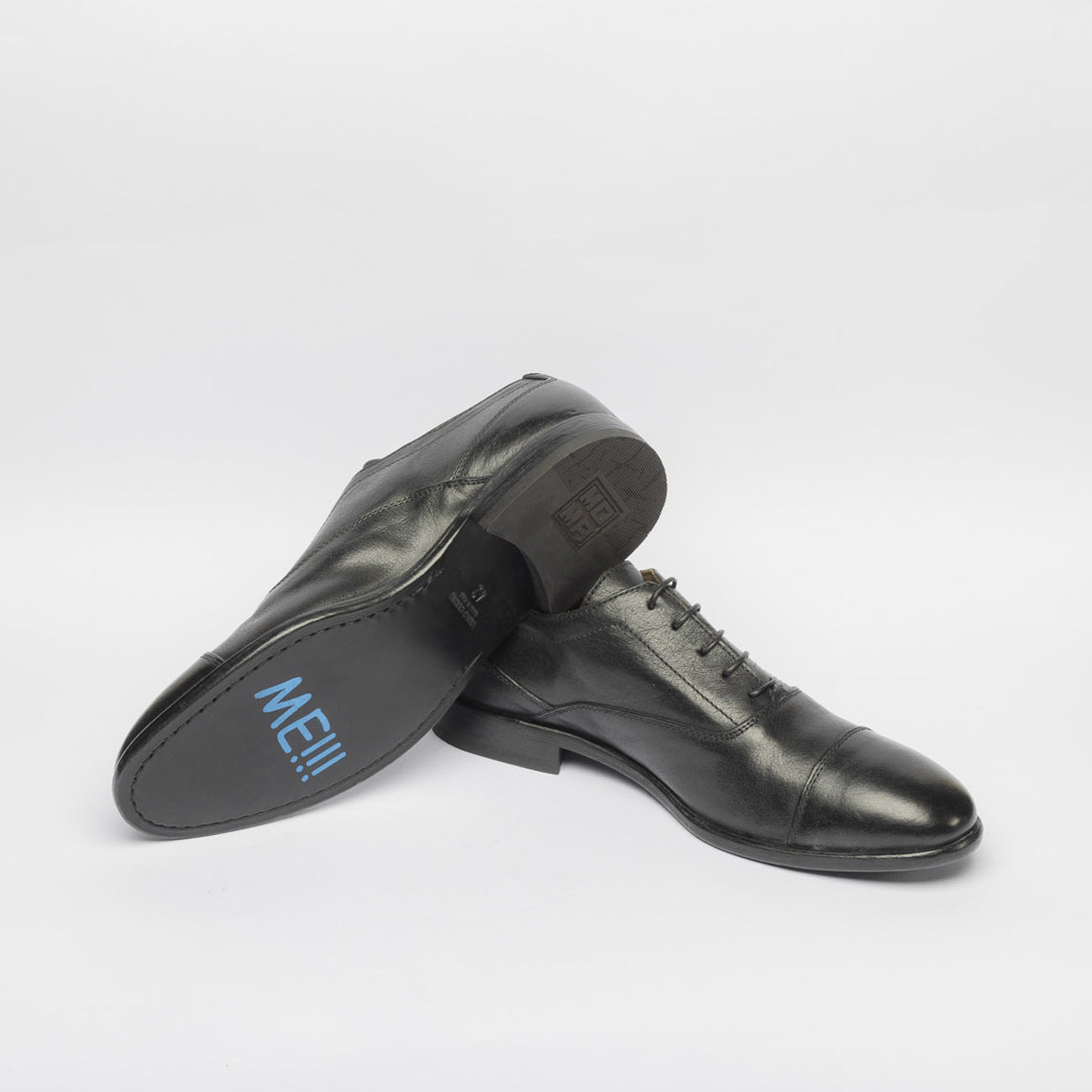 Stringata oxford MOMA Frack_U in pelle nera