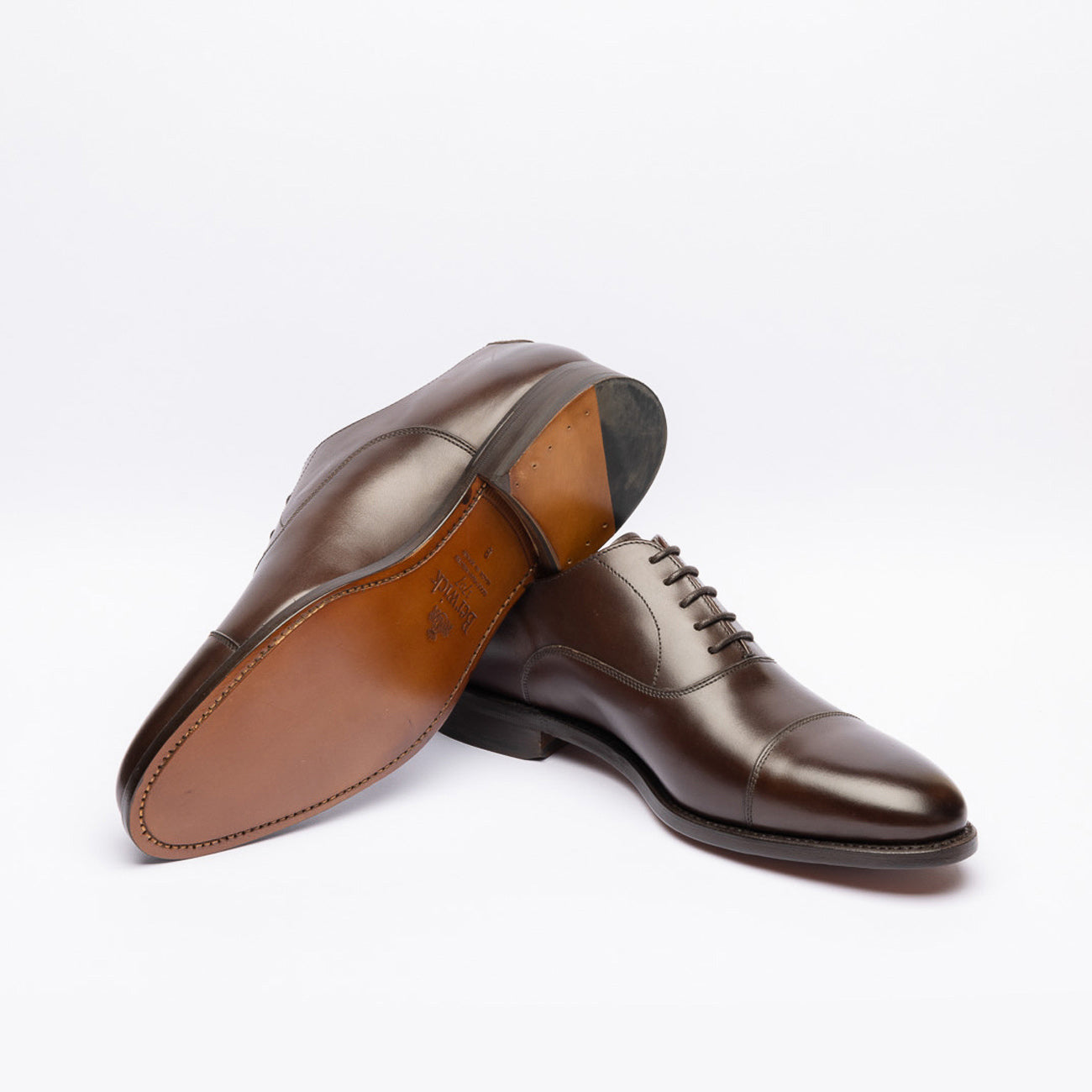 Stringata oxford Berwick 3010 in pelle marrone