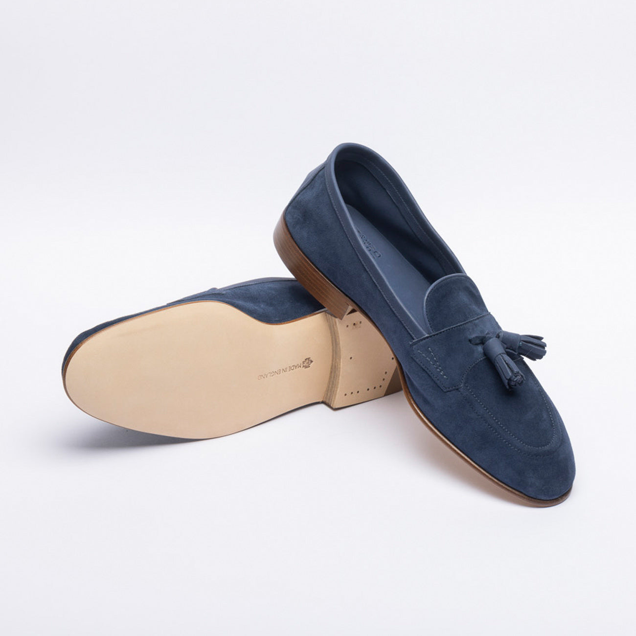 Mocassino con nappine Edward Green Portland in camoscio blu