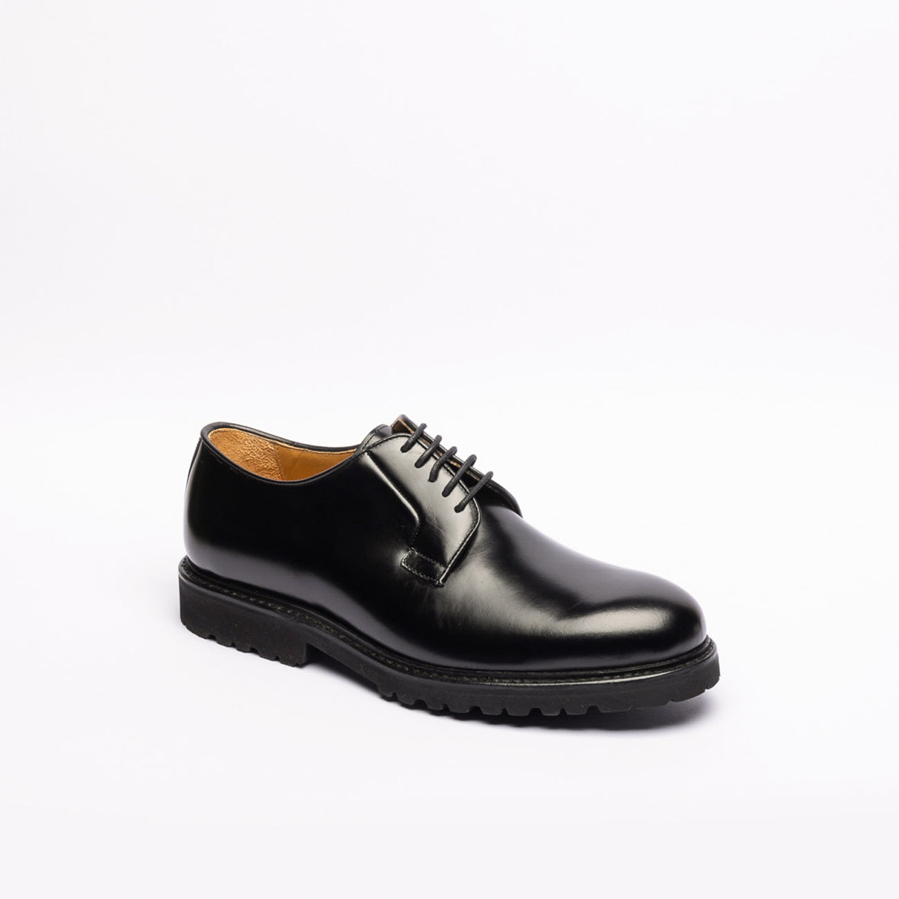 Stringata derby Berwick 5635 in pelle spazzolata nera