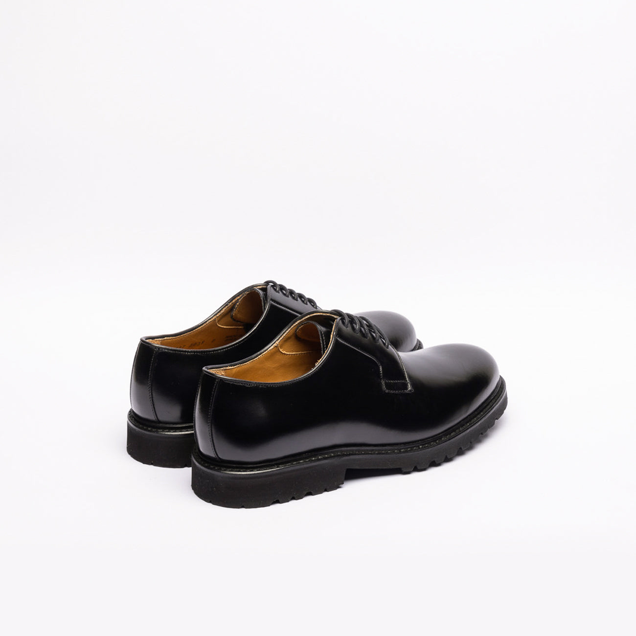 Stringata derby Berwick 5635 in pelle spazzolata nera