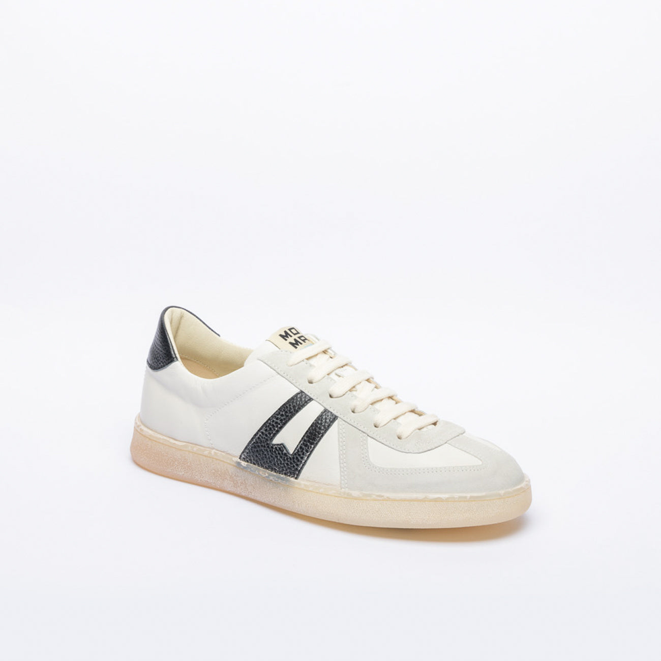 Sneaker Moma Vulcano in pelle bianca e logo nero