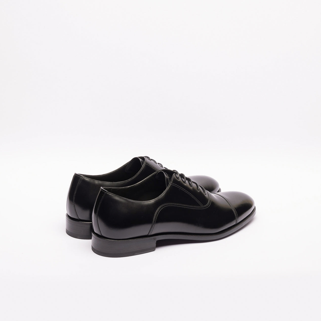 Stringata oxford Barrett 232U005 in pelle spazzolata nera