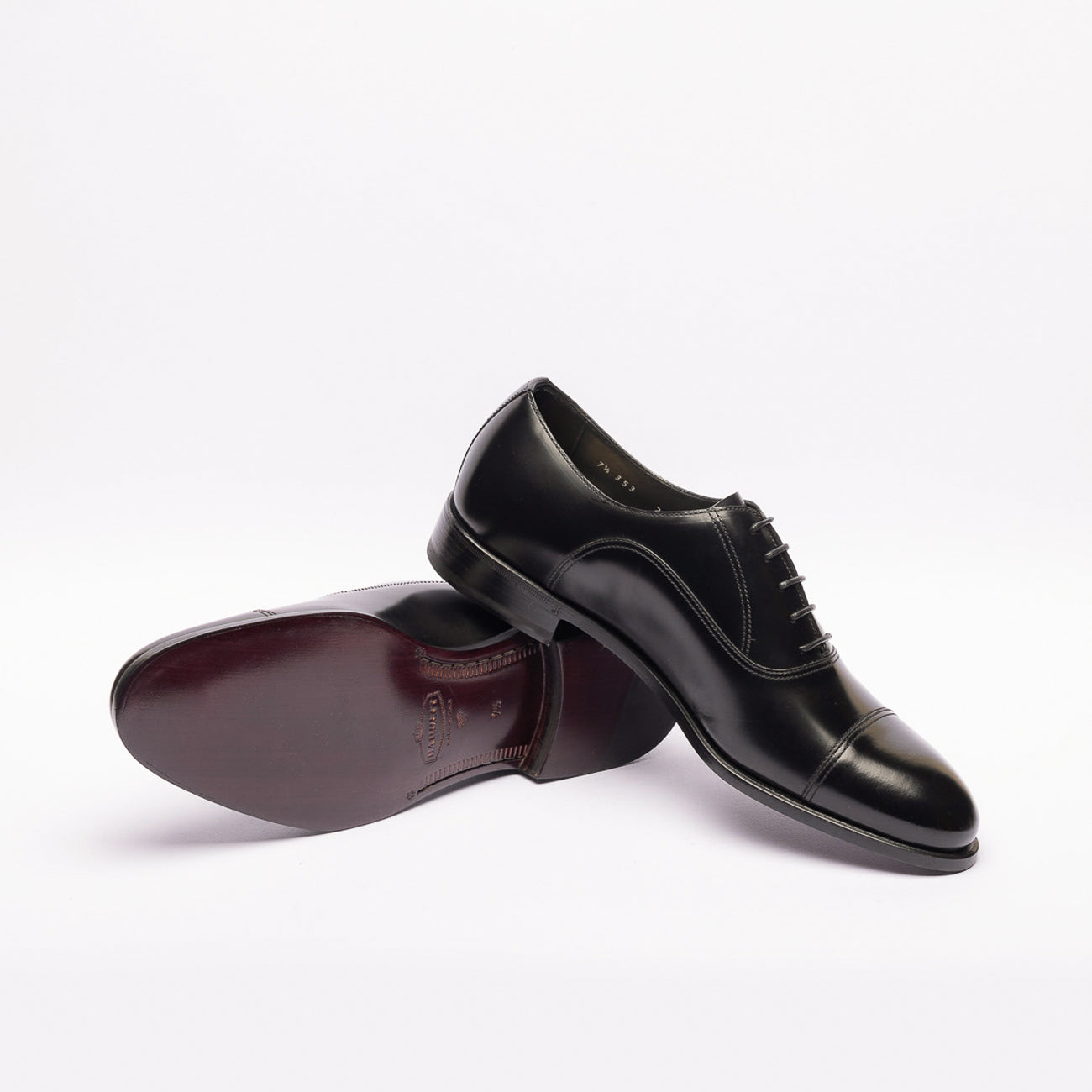 Stringata oxford Barrett 232U005 in pelle spazzolata nera