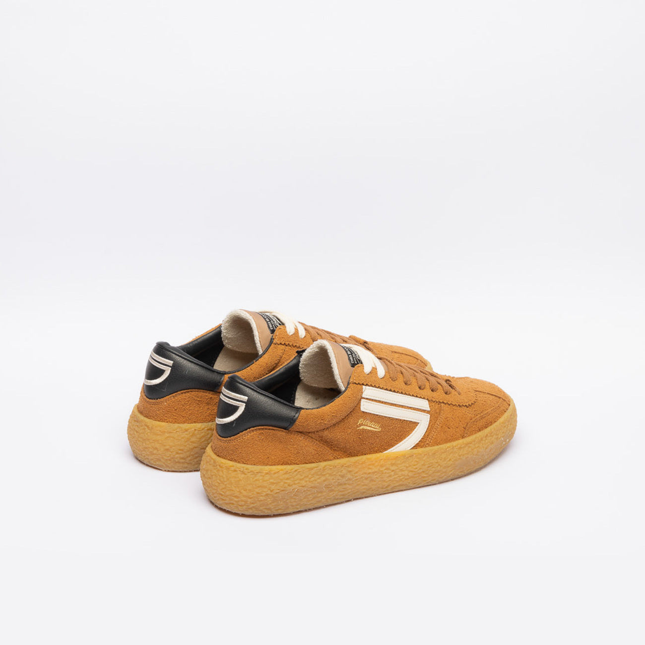 Sneaker eco-friendly Puraai Sigaro in camoscio marrone chiaro