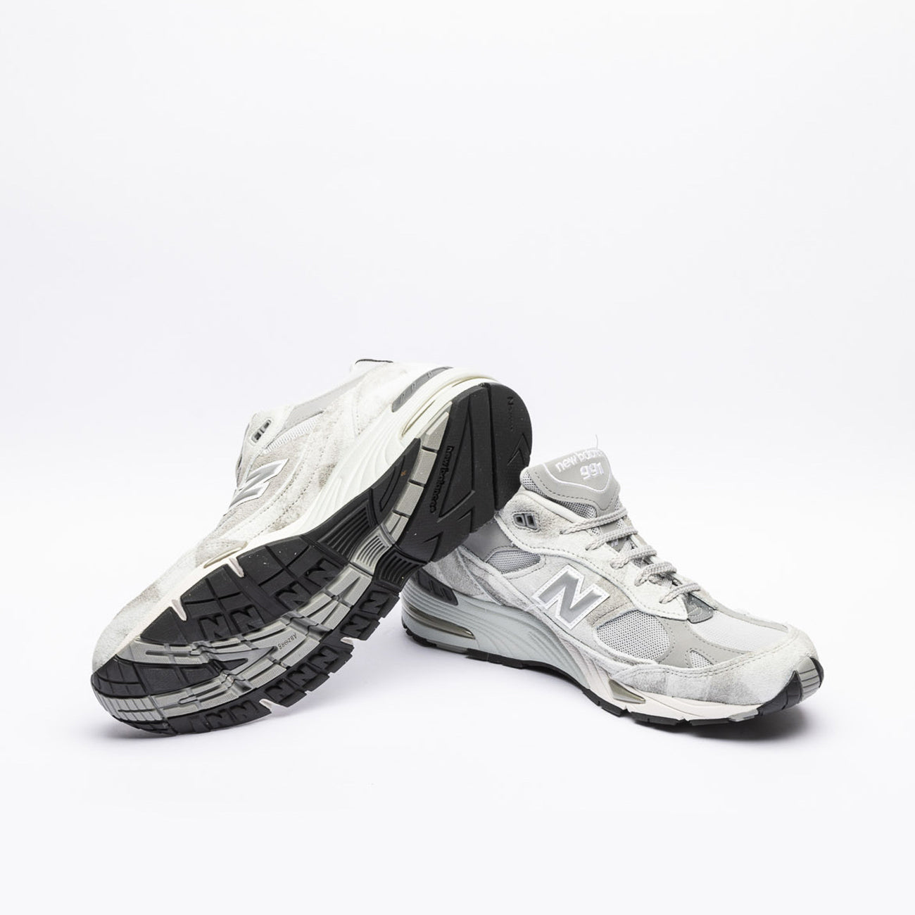 Sneaker New Balance 991v1 in camoscio pigmentato grigio