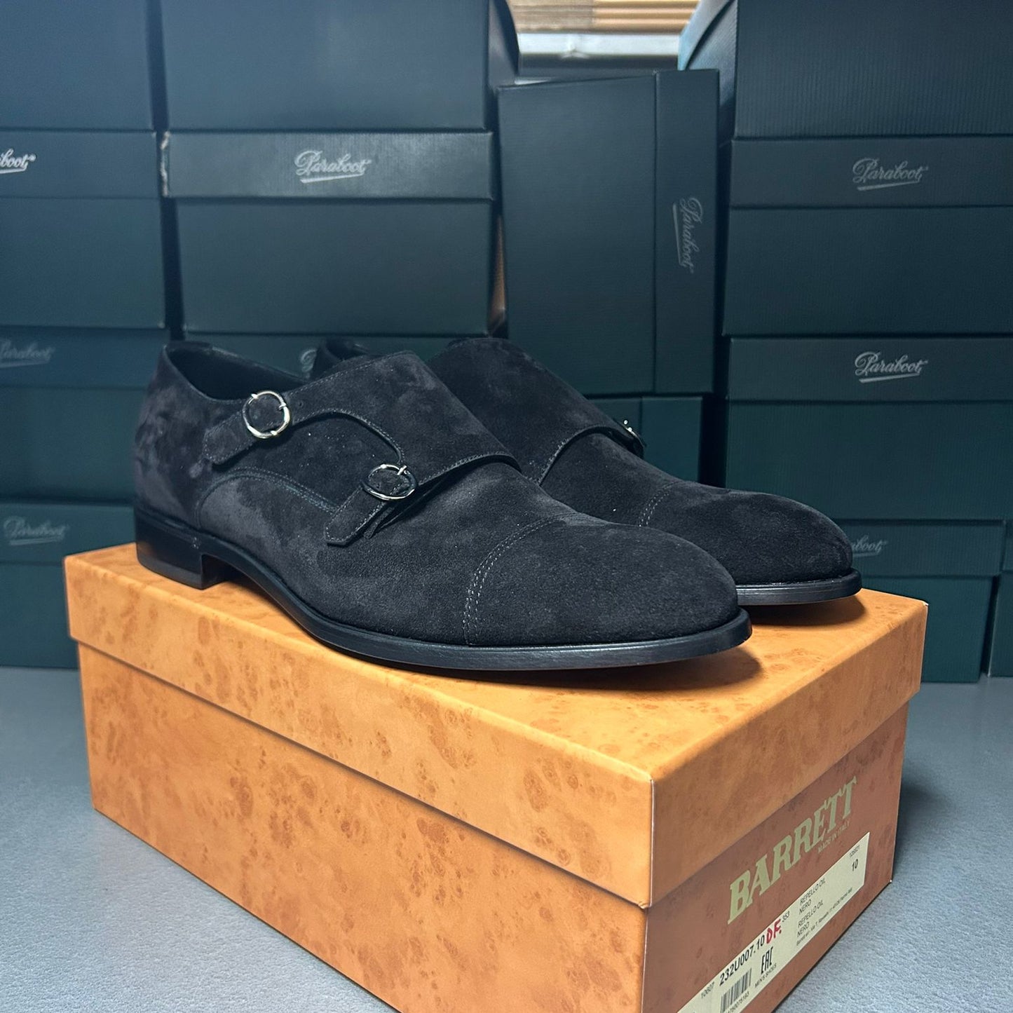 Doppia fibbia Barrett 232u007 in camoscio nero