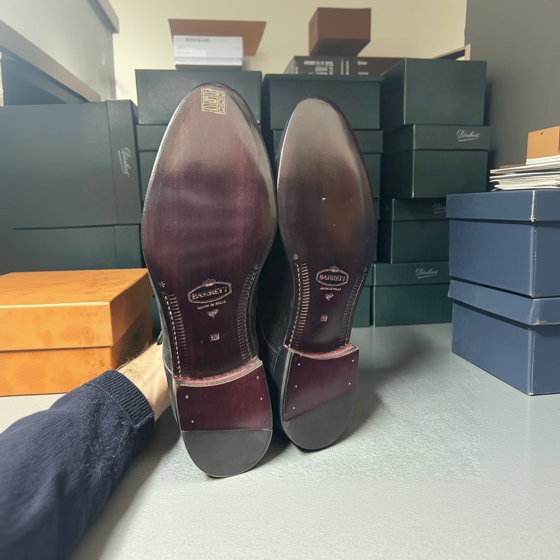 Doppia fibbia Barrett 232u007 in camoscio nero