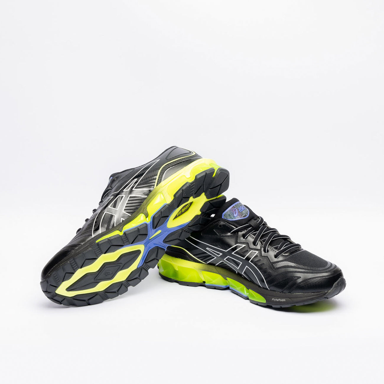 Sneaker running Asics Gel Quantum 360 VII in tessuto nero e gel giallo fluo