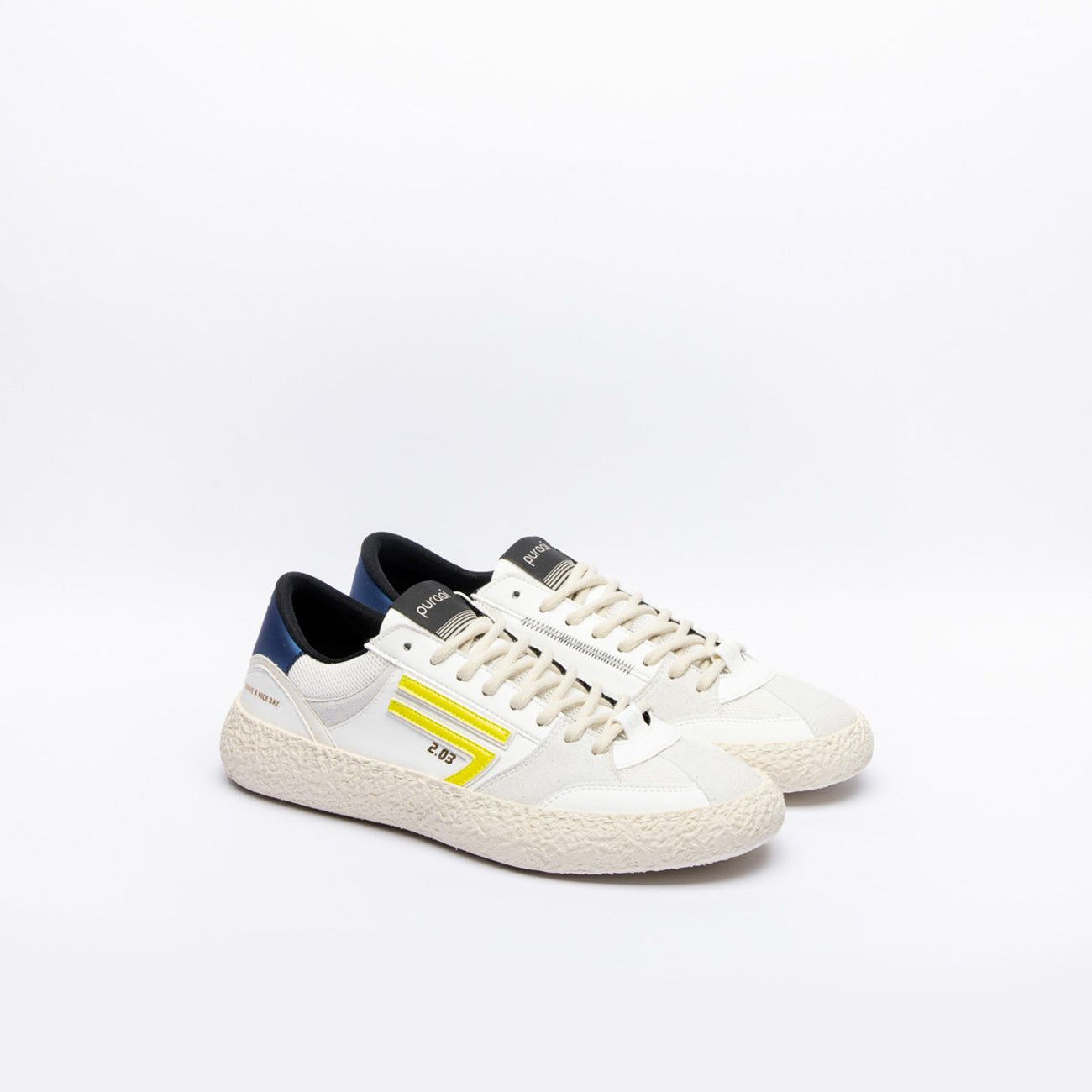 Puraai Lime eco-sustainable sneakers in white fabric with yellow logo.