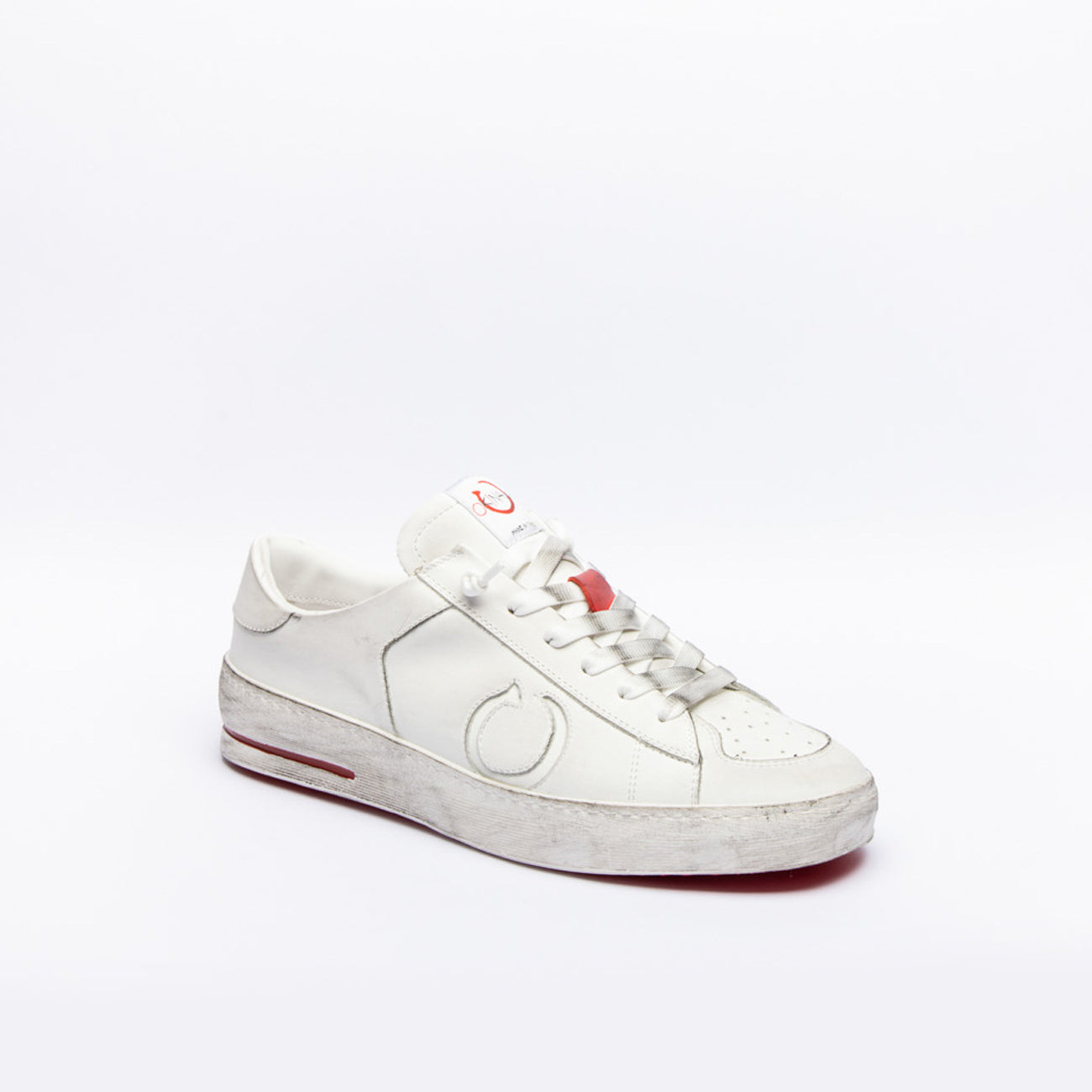 Sneaker Okinawa Basket 2455 features a white leather upper. – Borghini